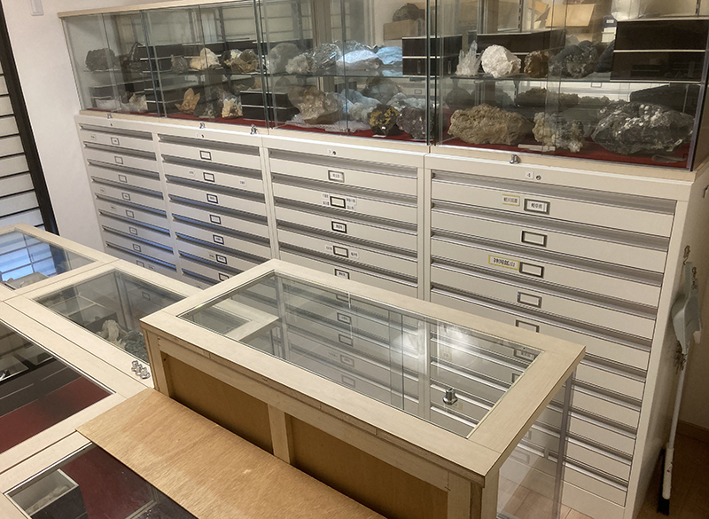 鉱石の収集と研究の目的