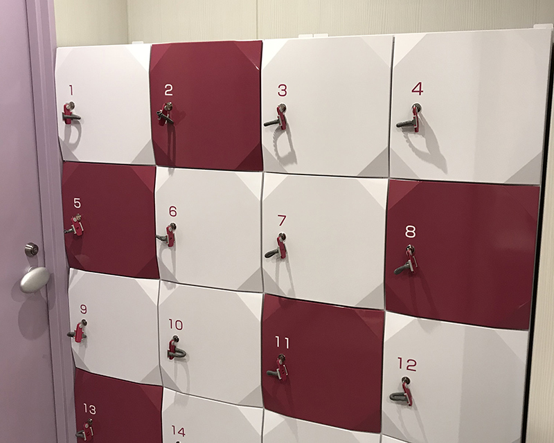 施設(ホテル脱衣場)